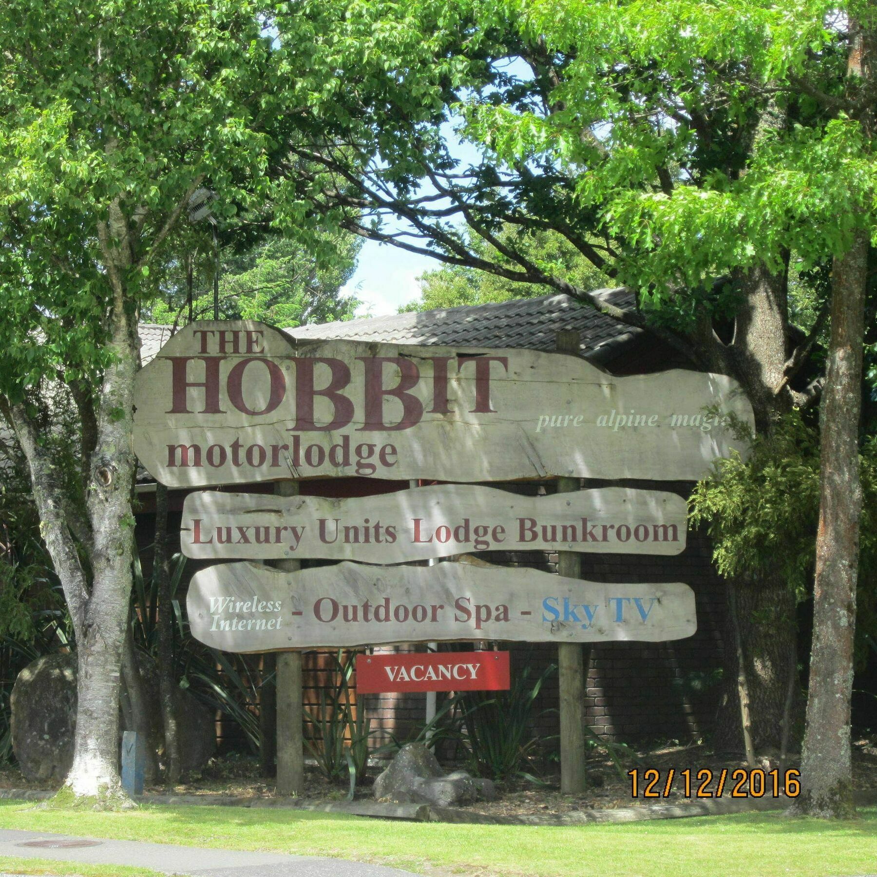 אוהקונה The Hobbit Motorlodge מראה חיצוני תמונה